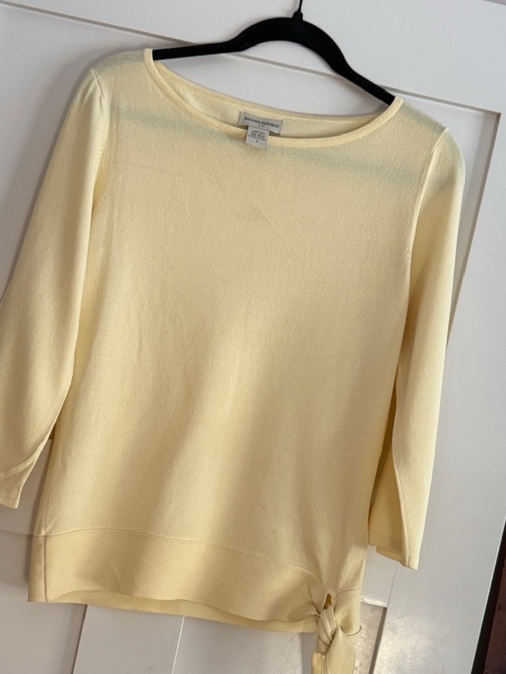Banana Republic Light Yellow Tie-Hem Lightweight 3/4 Sleeve Blouse